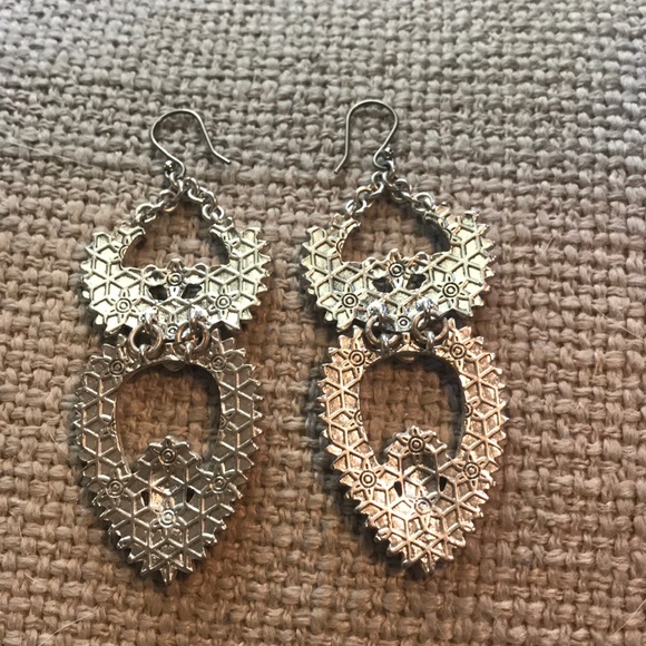 Lucky Brand earrings - Picture 2 of 2